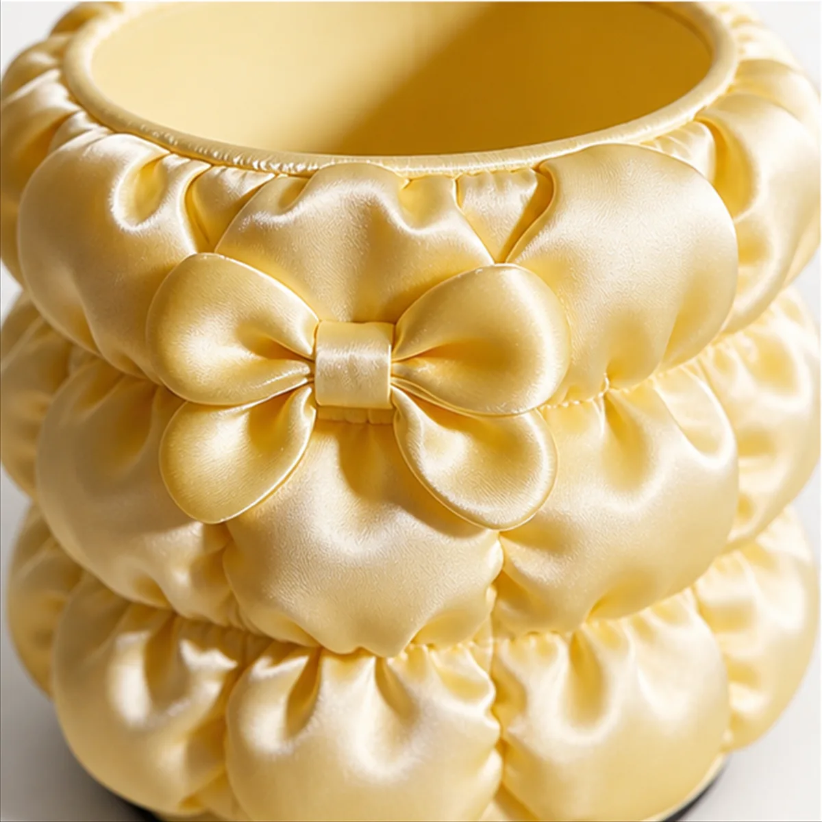 Silky Bow — view 3